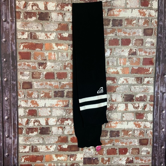 ROXY Logo Black Scarft White Logo EUC - Picture 6 of 7